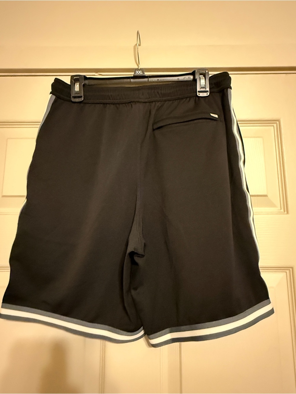 Vuori Zone Men’s Basketball Shorts Size L - Picture 3 of 5